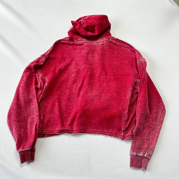 Colsie Women’s Red Distressed Cropped Hoodie Long Sleeve Worn Look Size XL - Picture 8 of 8